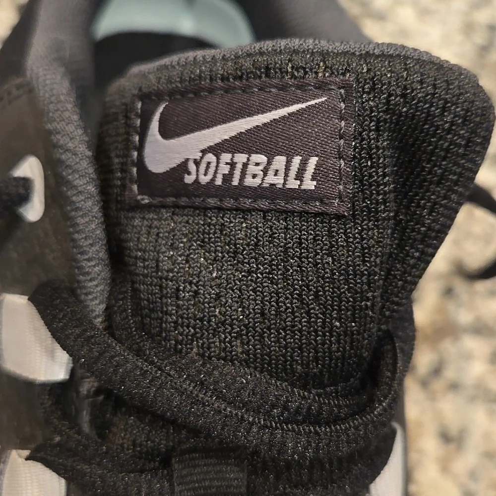 NIKE HYPERDIAMOND 4 PRO SOFTBALL WOMEN'S CLEATS. SIZE 11.5 CZ5920-010